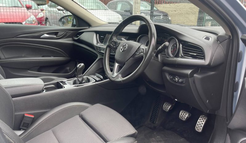 2018/18 Vauxhall Insignia 1.6 Turbo D ecoTec SRi Nav 5dr h/b full
