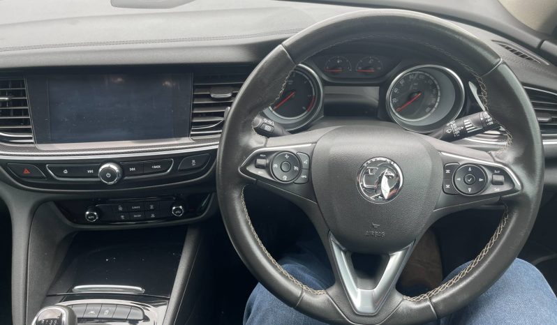 2018/18 Vauxhall Insignia 1.6 Turbo D ecoTec SRi Nav 5dr h/b full