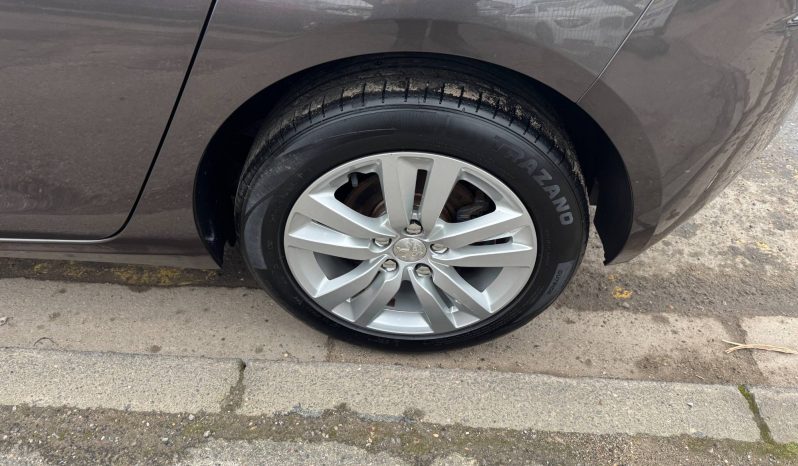 2015/65 Peugeot 308 1.6 BlueHDi (100) Active 5dr h/b full