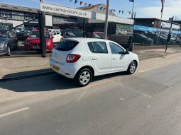 2014/14 Dacia Sandero 1.5 dCi Laureate 5dr h/b full