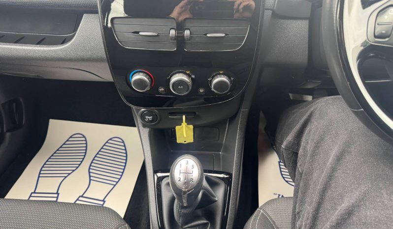2015/65 Renault Clio 1.5 dCi 90 Dynamique Nav 5dr h/b full