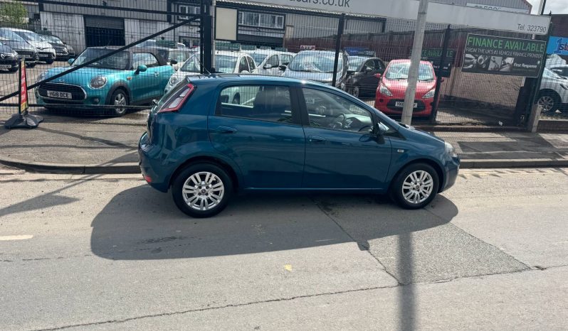 2013/63 Fiat Punto 1.4 Easy 5dr h/b full