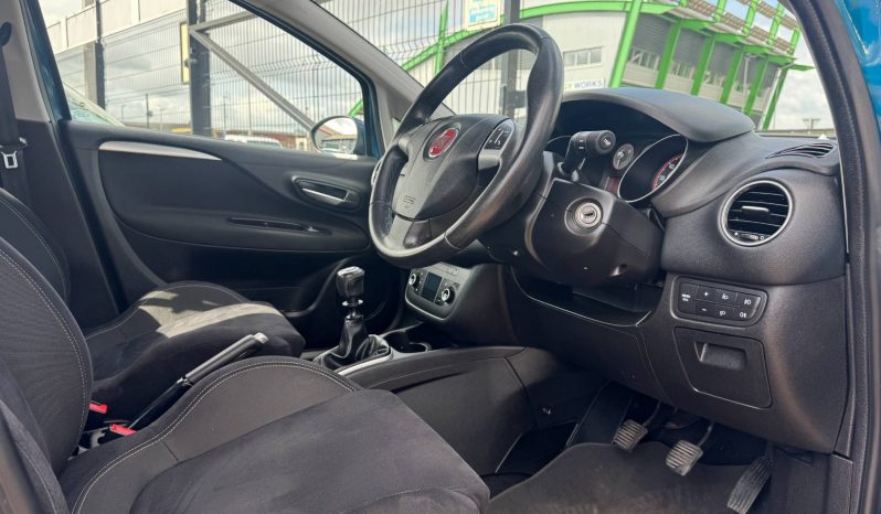 2013/63 Fiat Punto 1.4 Easy 5dr h/b full