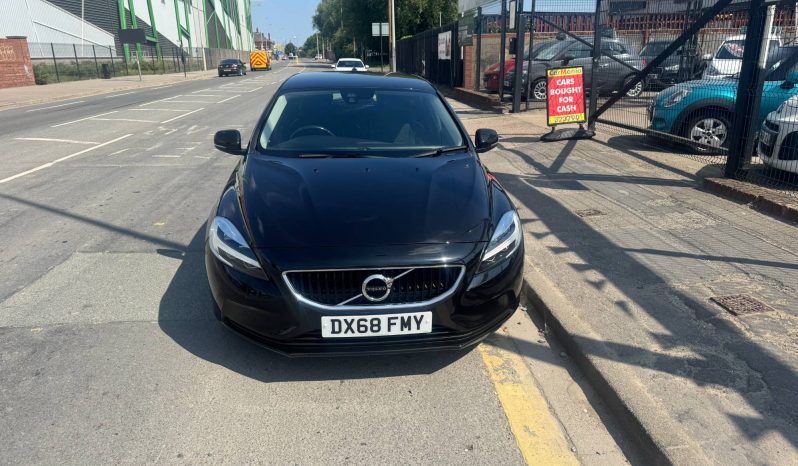 2018/68 Volvo V40 T2 [122] Momentum Nav Plus 5dr h/b full