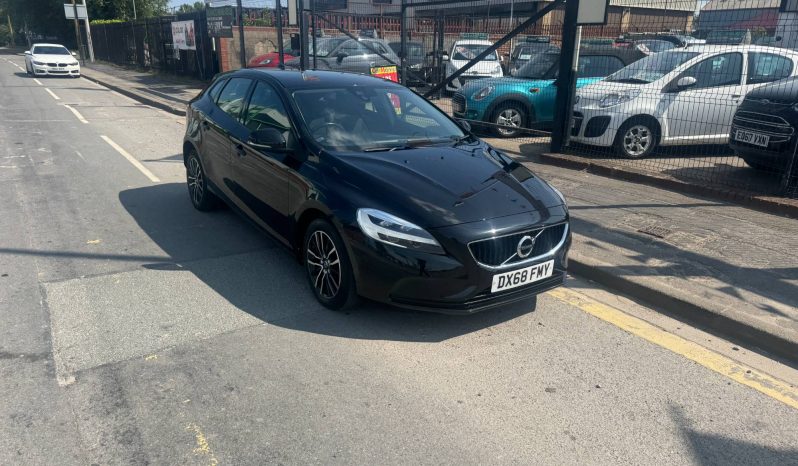 2018/68 Volvo V40 T2 [122] Momentum Nav Plus 5dr h/b full