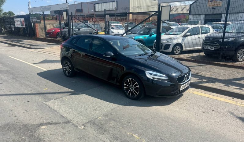 2018/68 Volvo V40 T2 [122] Momentum Nav Plus 5dr h/b full