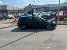 2018/68 Volvo V40 T2 [122] Momentum Nav Plus 5dr h/b full