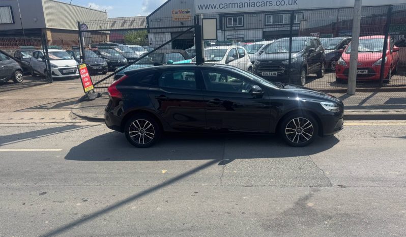 2018/68 Volvo V40 T2 [122] Momentum Nav Plus 5dr h/b full