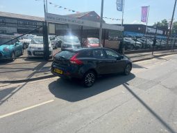2018/68 Volvo V40 T2 [122] Momentum Nav Plus 5dr h/b full