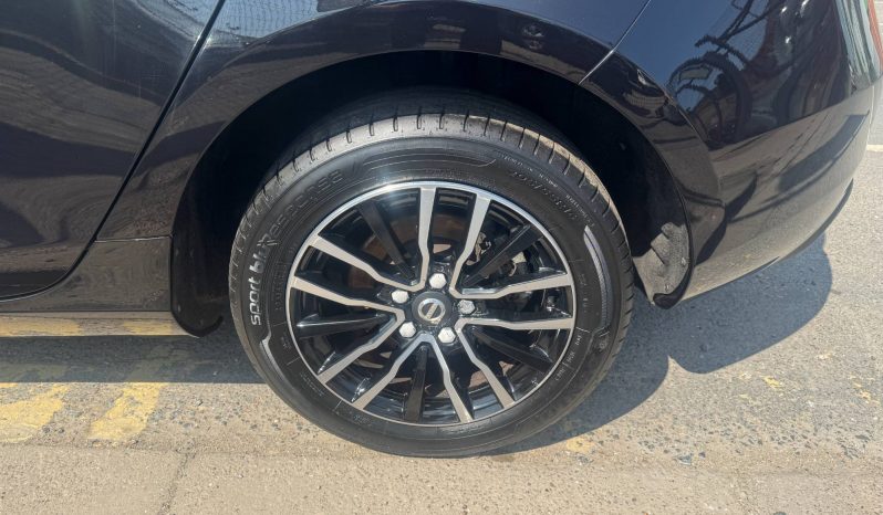 2018/68 Volvo V40 T2 [122] Momentum Nav Plus 5dr h/b full