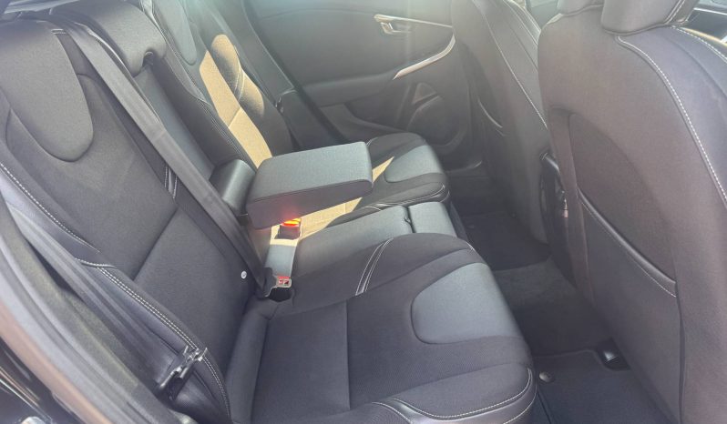 2018/68 Volvo V40 T2 [122] Momentum Nav Plus 5dr h/b full