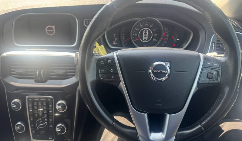2018/68 Volvo V40 T2 [122] Momentum Nav Plus 5dr h/b full