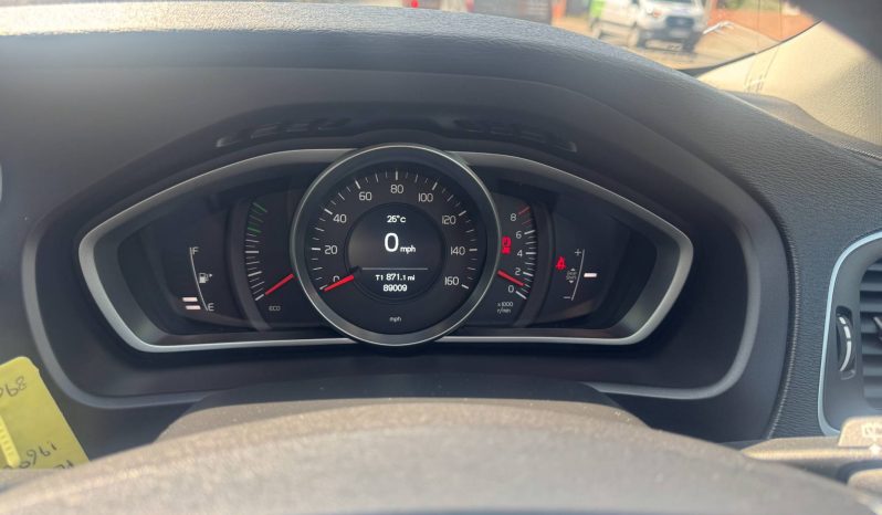 2018/68 Volvo V40 T2 [122] Momentum Nav Plus 5dr h/b full
