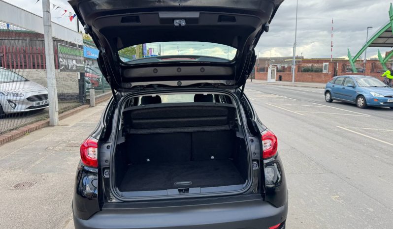 2016/16 Renault Captur 1.5 DCi (90) Dynamique NAV 5dr SUV full