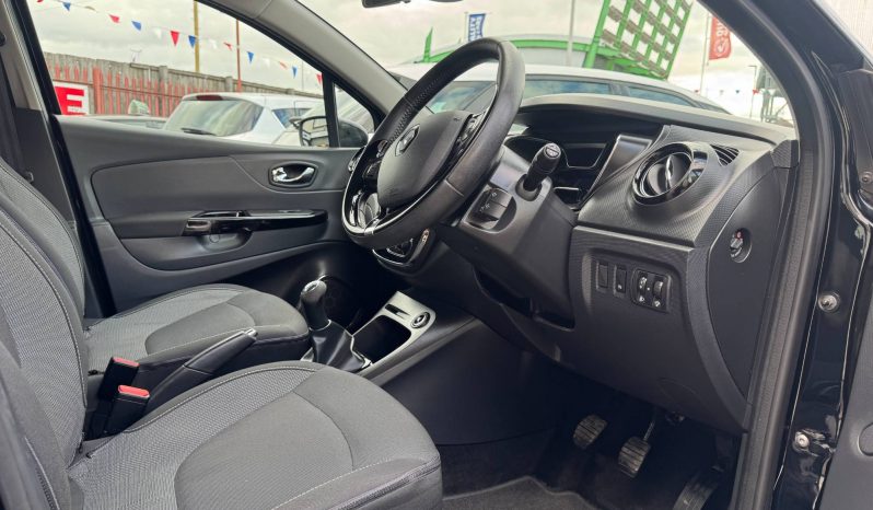 2016/16 Renault Captur 1.5 DCi (90) Dynamique NAV 5dr SUV full