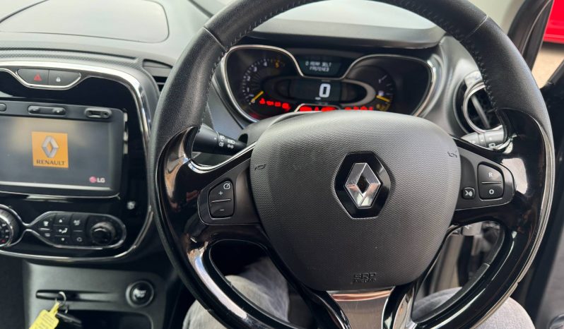 2016/16 Renault Captur 1.5 DCi (90) Dynamique NAV 5dr SUV full