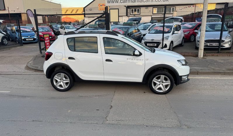 2014/64 Dacia Sandero Stepway 1.5 dCi Laureate 5dr SUV full