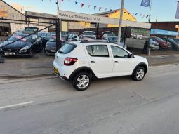 2014/64 Dacia Sandero Stepway 1.5 dCi Laureate 5dr SUV full