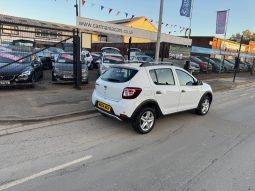 2014/64 Dacia Sandero Stepway 1.5 dCi Laureate 5dr SUV full
