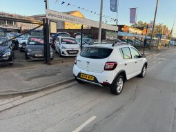 2014/64 Dacia Sandero Stepway 1.5 dCi Laureate 5dr SUV full