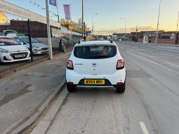 2014/64 Dacia Sandero Stepway 1.5 dCi Laureate 5dr SUV full