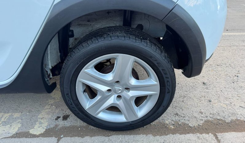 2014/64 Dacia Sandero Stepway 1.5 dCi Laureate 5dr SUV full