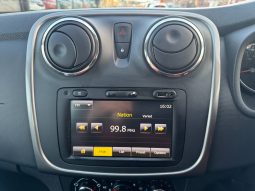 2014/64 Dacia Sandero Stepway 1.5 dCi Laureate 5dr SUV full