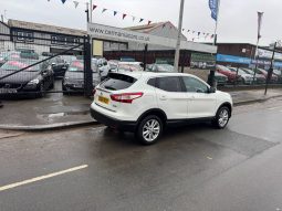2014/64 Nissan Qashqai 1.5 dCi Acenta Premium 5dr SUV full
