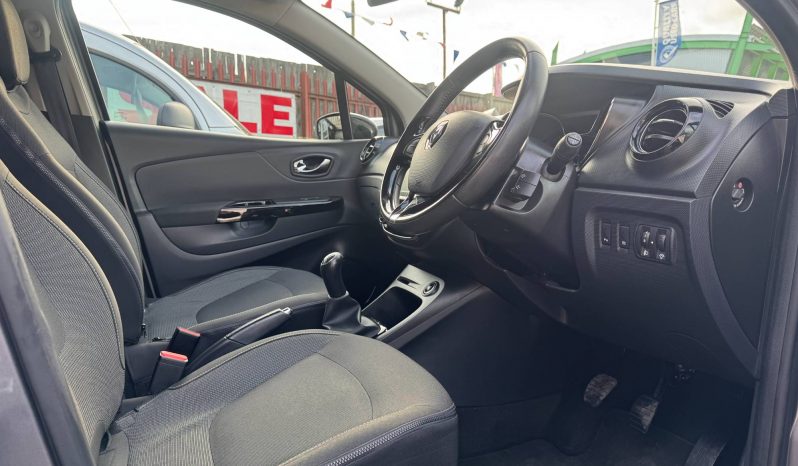 2015/15 Renault Captur 1.5 dCi (90) Dynamique S MediaNav Energy 5dr SUV full