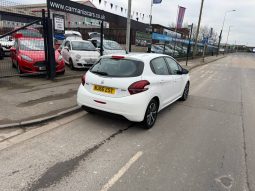 2016/66 Peugeot 208 1.2 PureTech Active Design Lime 5dr h/b full