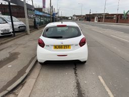 2016/66 Peugeot 208 1.2 PureTech Active Design Lime 5dr h/b full