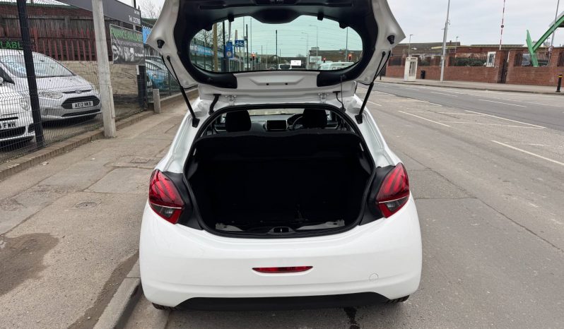 2016/66 Peugeot 208 1.2 PureTech Active Design Lime 5dr h/b full