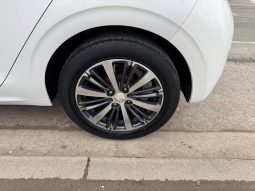 2016/66 Peugeot 208 1.2 PureTech Active Design Lime 5dr h/b full