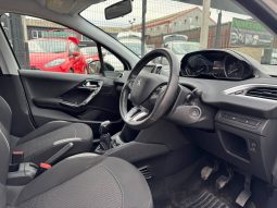 2016/66 Peugeot 208 1.2 PureTech Active Design Lime 5dr h/b full