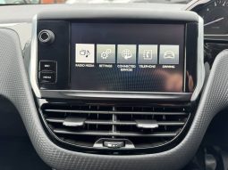 2016/66 Peugeot 208 1.2 PureTech Active Design Lime 5dr h/b full