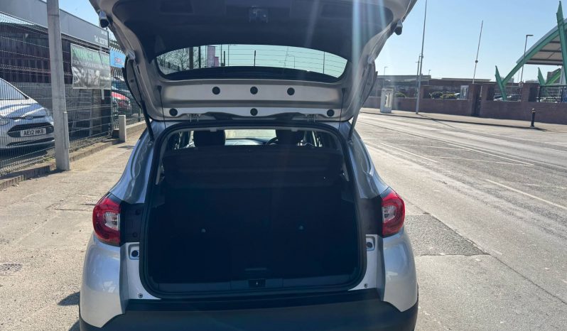 2016/16 Renault Captur 1.5 dCi (90) Signature Nav 5dr SUV full