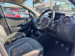 2016/16 Renault Captur 1.5 dCi (90) Signature Nav 5dr SUV full