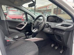2015/15 Peugeot 2008 1.4 HDi Active 5dr SUV full